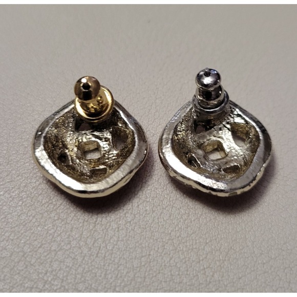 Vintage Red & Silver Tone Enamel Basket Weave Square Stud Earrings - Picture 3 of 3